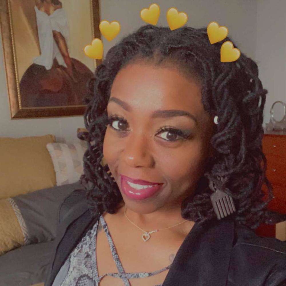 Meet your Posher, Earniece